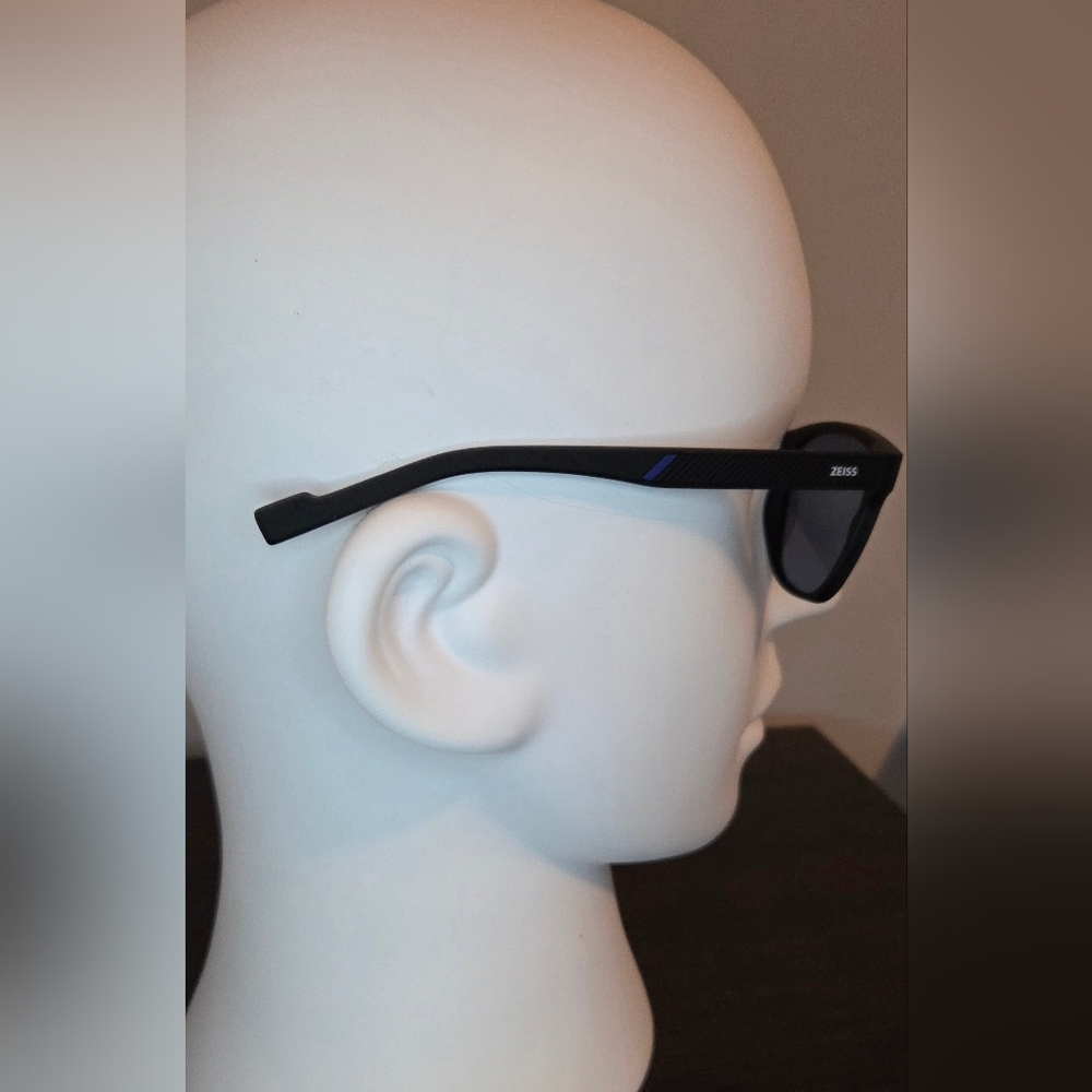 Zeiss LightPro Polarized Sunglasses Black Blue Lens NWT w/ Case - Picture 11 of 11